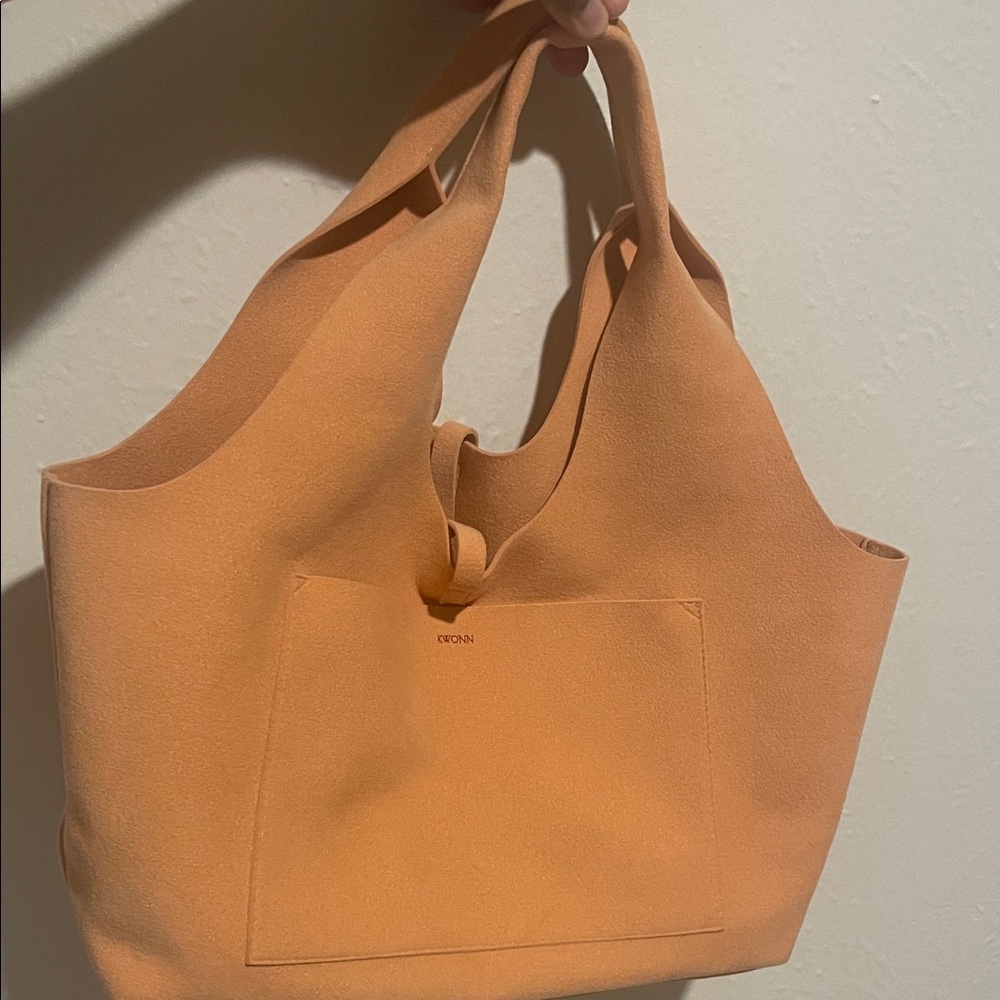 Elegant Tan Tote Bag by kwonn